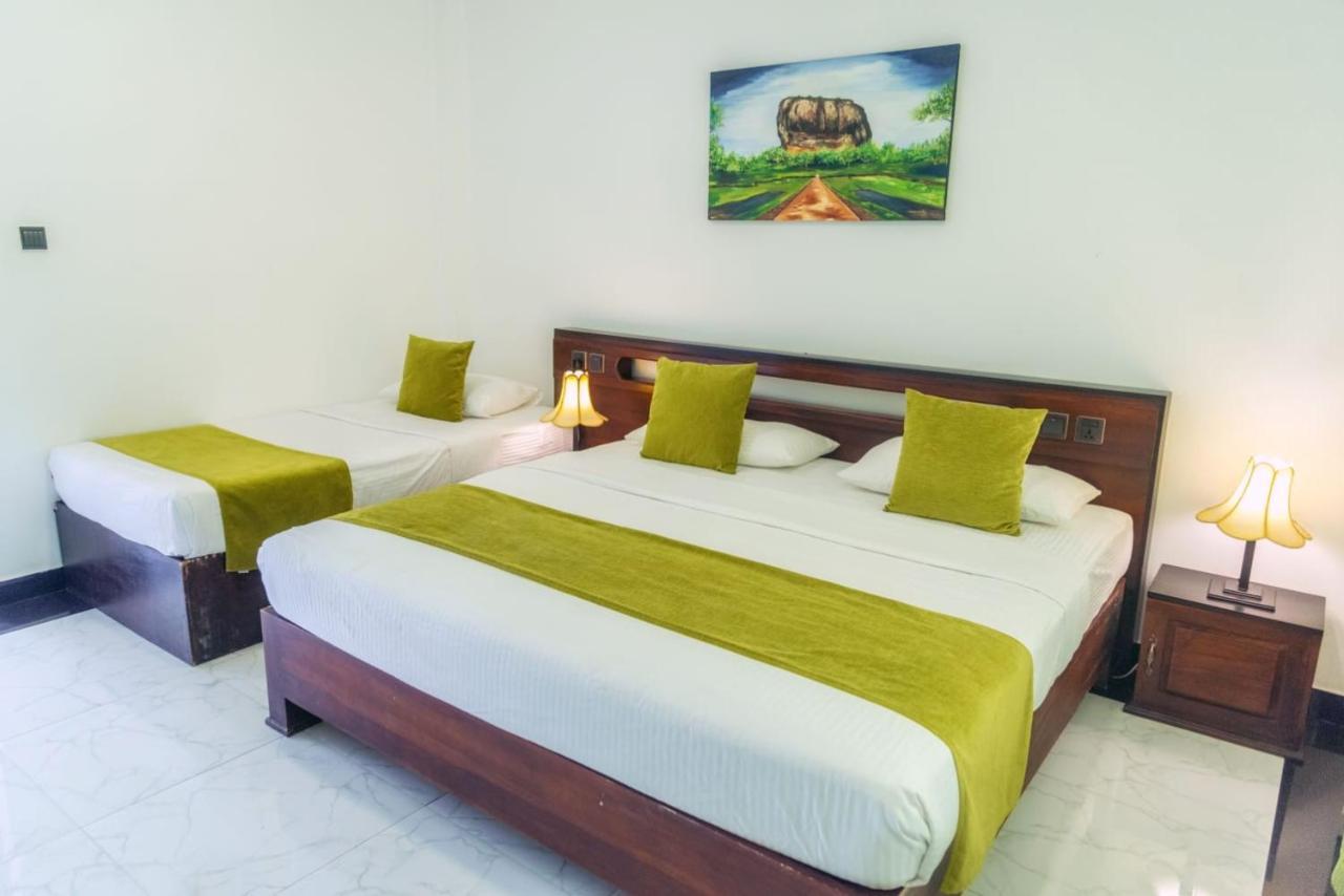 Hotel Golden Ray Dambulla Exteriér fotografie